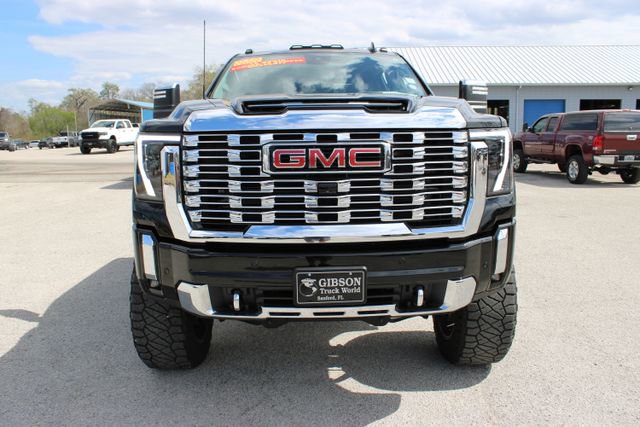 Used 2024 GMC Sierra 2500 Denali w/ Denali Reserve Package image 2