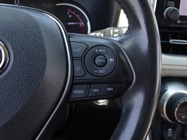 Used 2019 Toyota RAV4 Limited w/ Carpet Mat Package FWD image 36