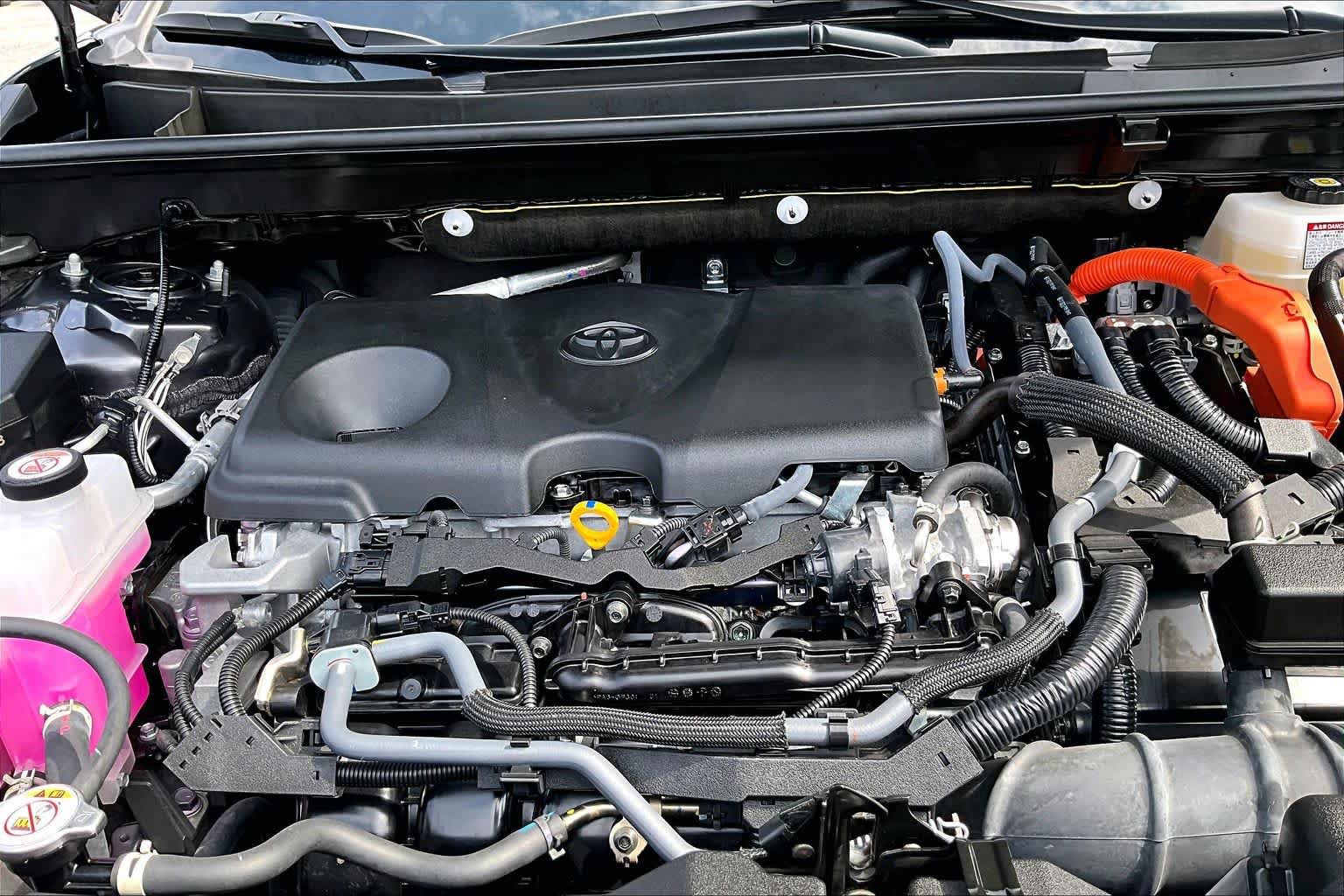Used 2025 Toyota RAV4 XLE AWD/4WD image 31