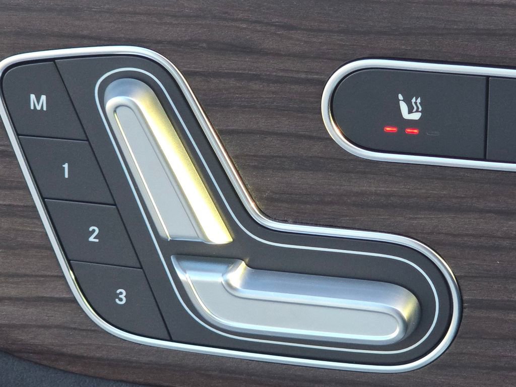 New 2026 Mercedes-Benz GLB 250 4MATIC image 5