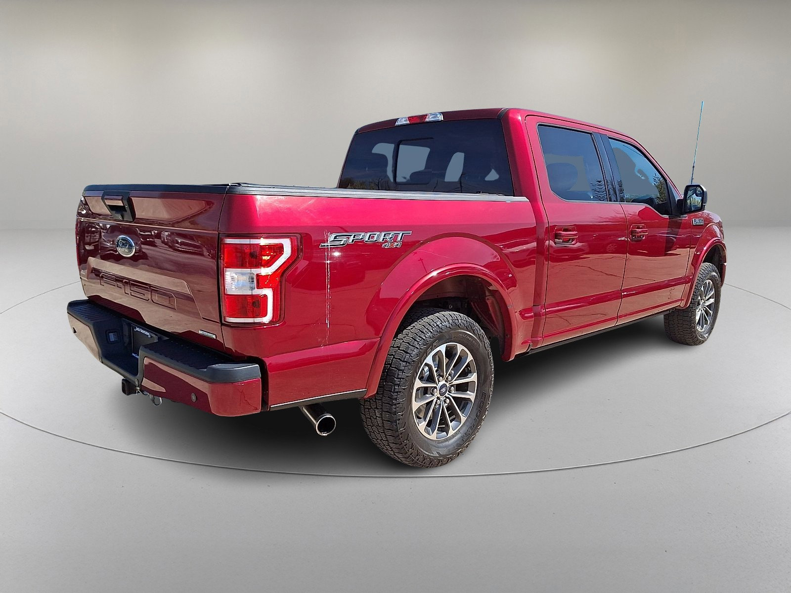 Used 2018 Ford F150 XLT w/ Equipment Group 302A Luxury AWD/4WD image 11