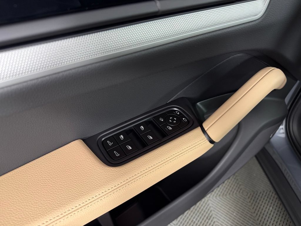 New 2026 Porsche Cayenne AWD/4WD image 21