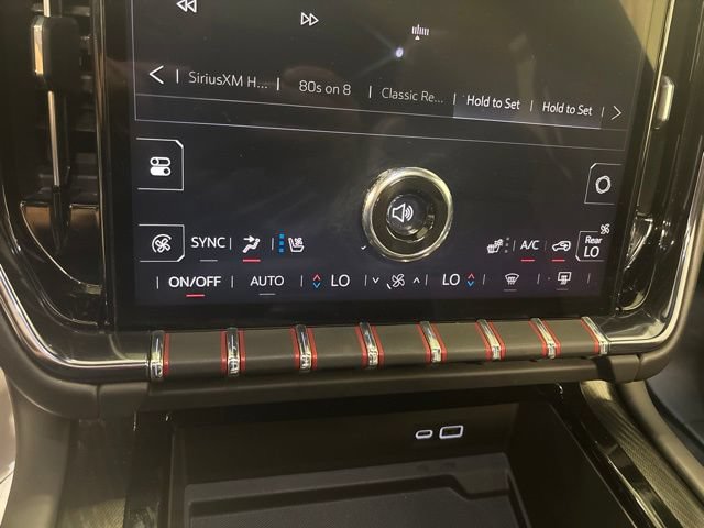 Used 2025 GMC Yukon AT4 AWD/4WD image 28