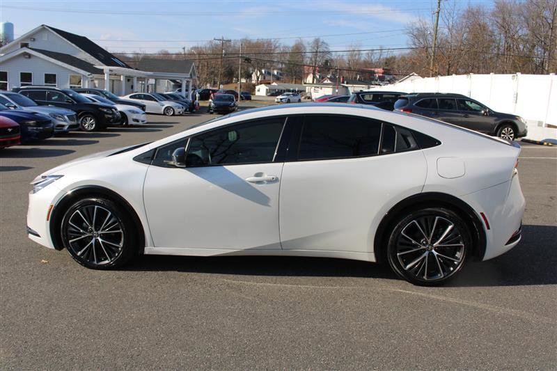 Used 2023 Toyota Prius XLE image 5