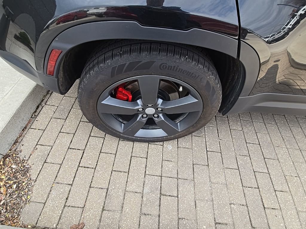 Certified 2024 Land Rover Defender 110 SE image 12