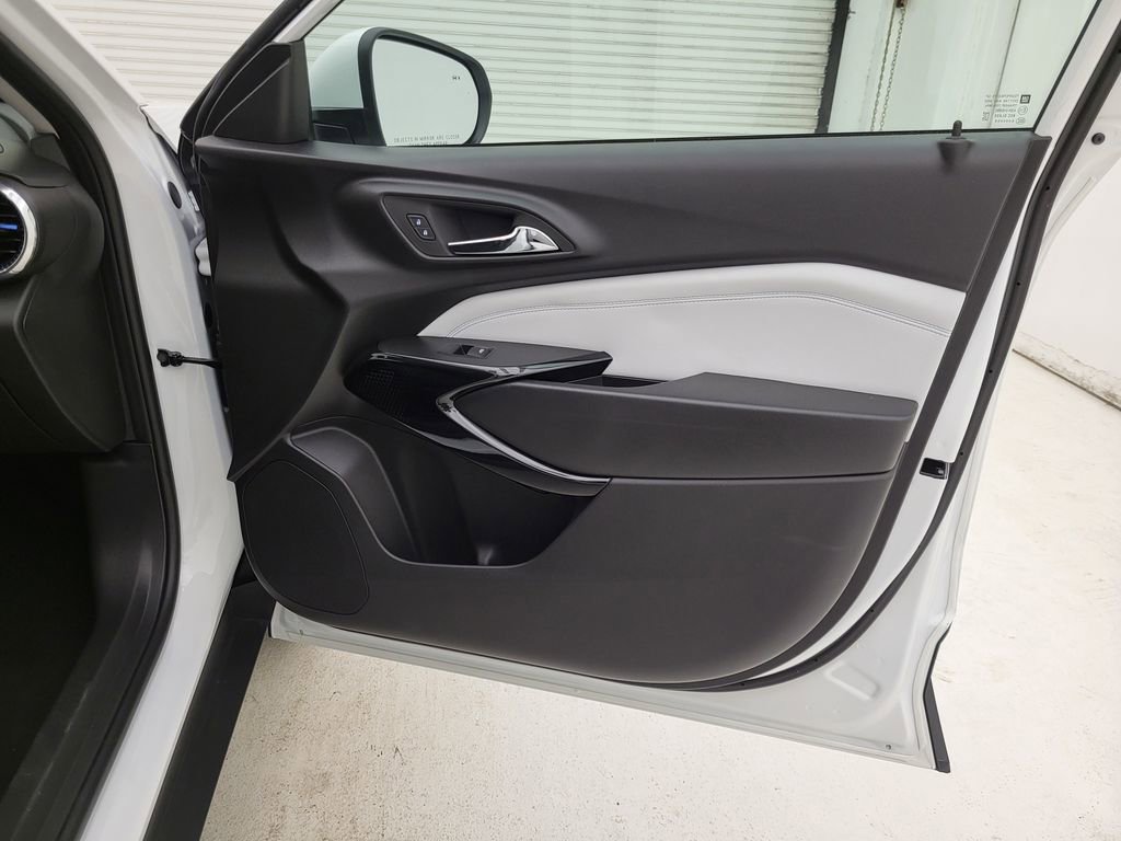 New 2026 Chevrolet Trax LT w/ Driver Confidence Package image 32