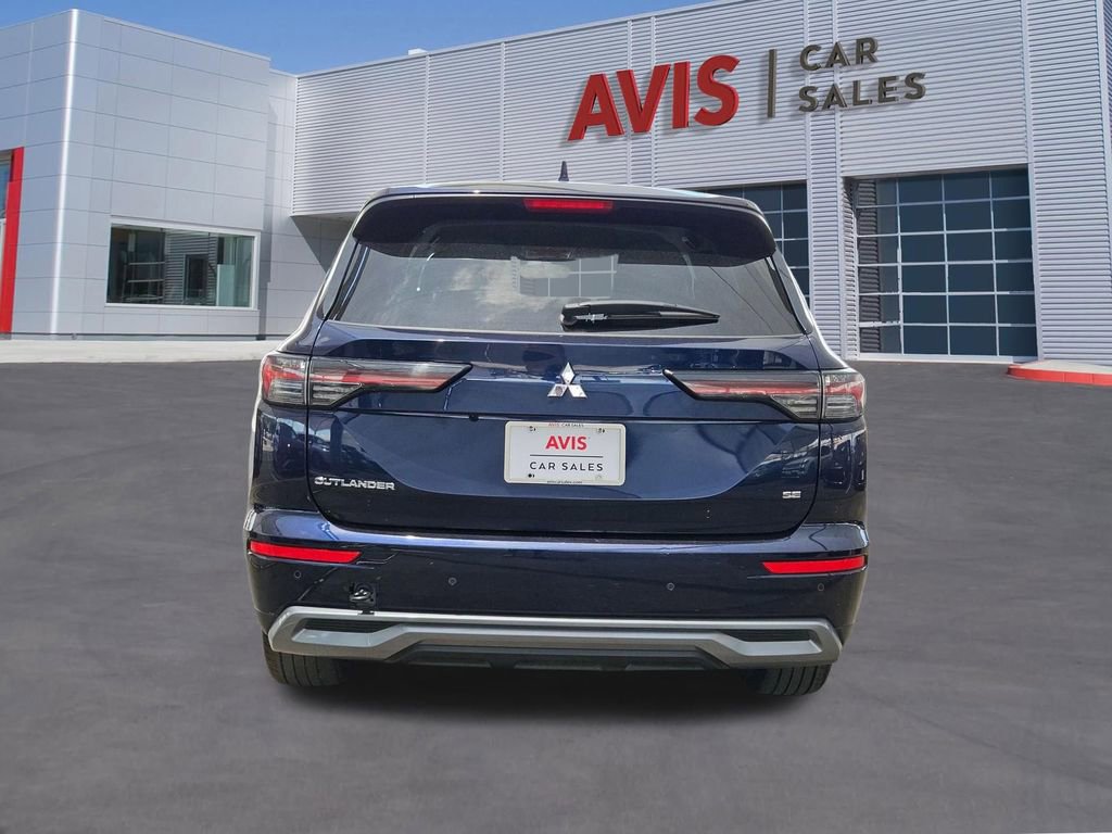 Used 2025 Mitsubishi Outlander SE FWD image 5