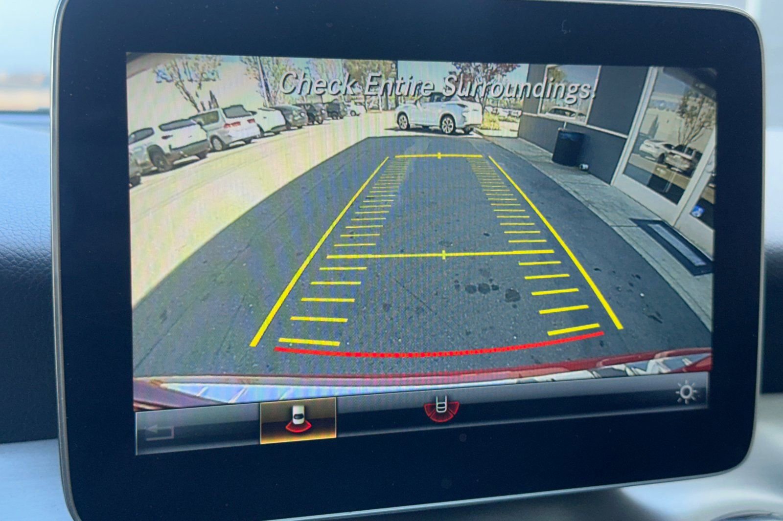 Used 2019 Mercedes-Benz GLA 250 4MATIC image 17