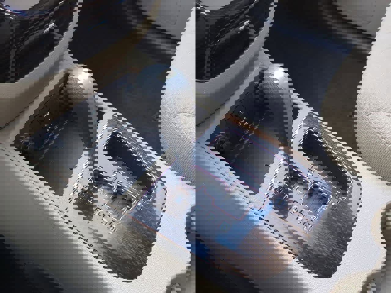 Used 2010 Hyundai Santa Fe GLS image 28