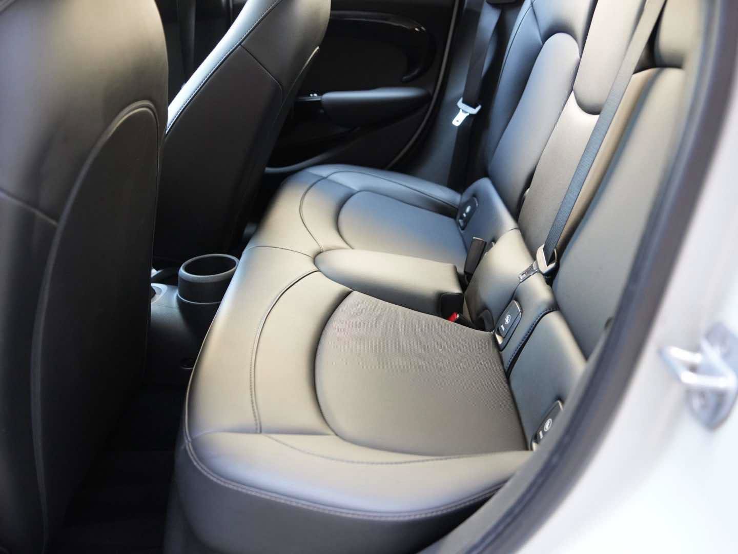 Used 2019 MINI Cooper 4-Door Hardtop FWD image 11