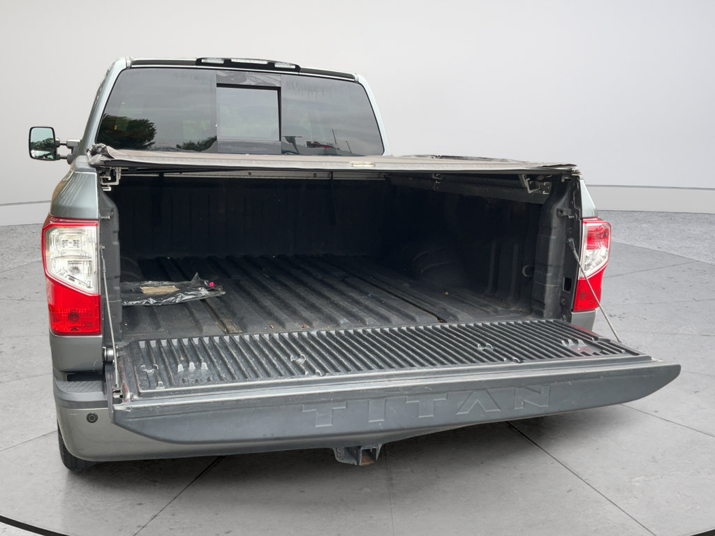 Used 2017 Nissan Titan SV RWD image 19