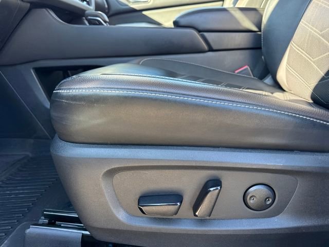 Used 2024 Nissan Pathfinder Platinum w/ Cargo Package image 13