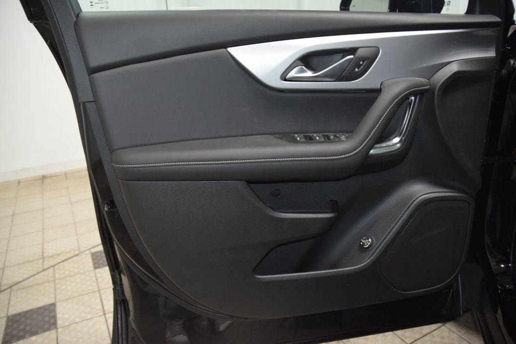 New 2026 Chevrolet Blazer LT w/ Convenience Package FWD image 44