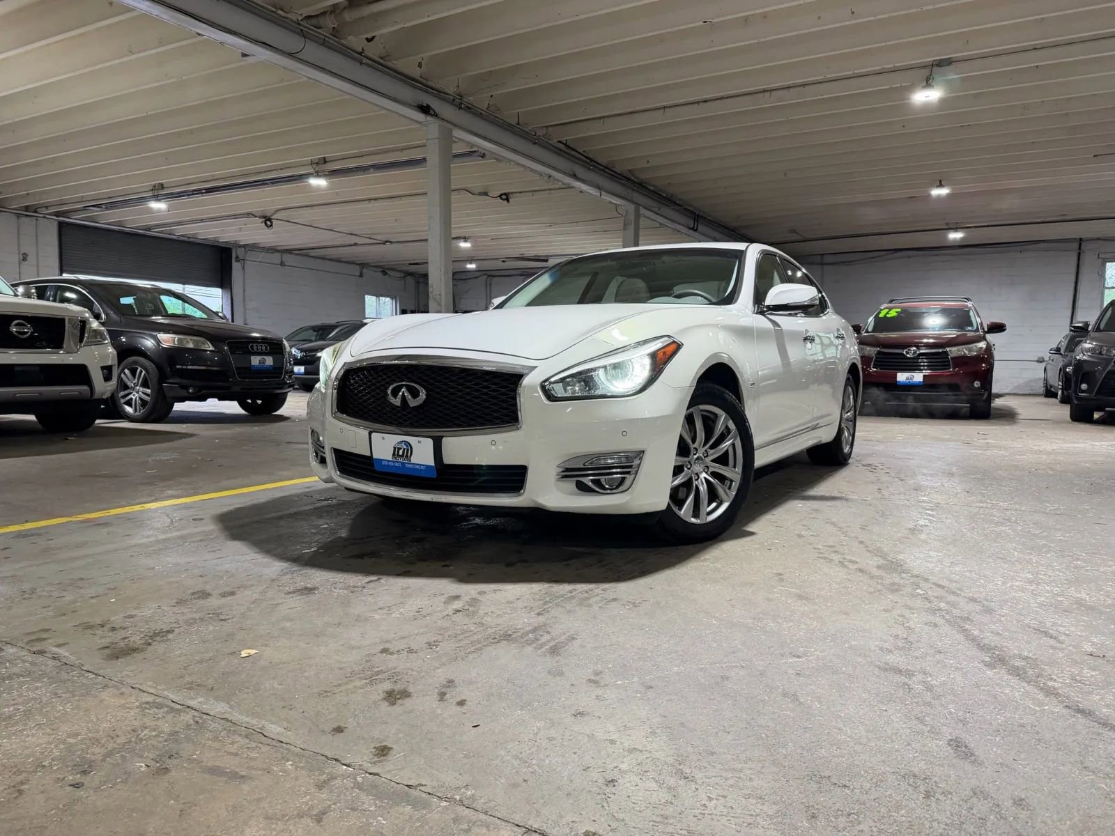 Used 2015 INFINITI Q70 3.7 AWD/4WD image 1