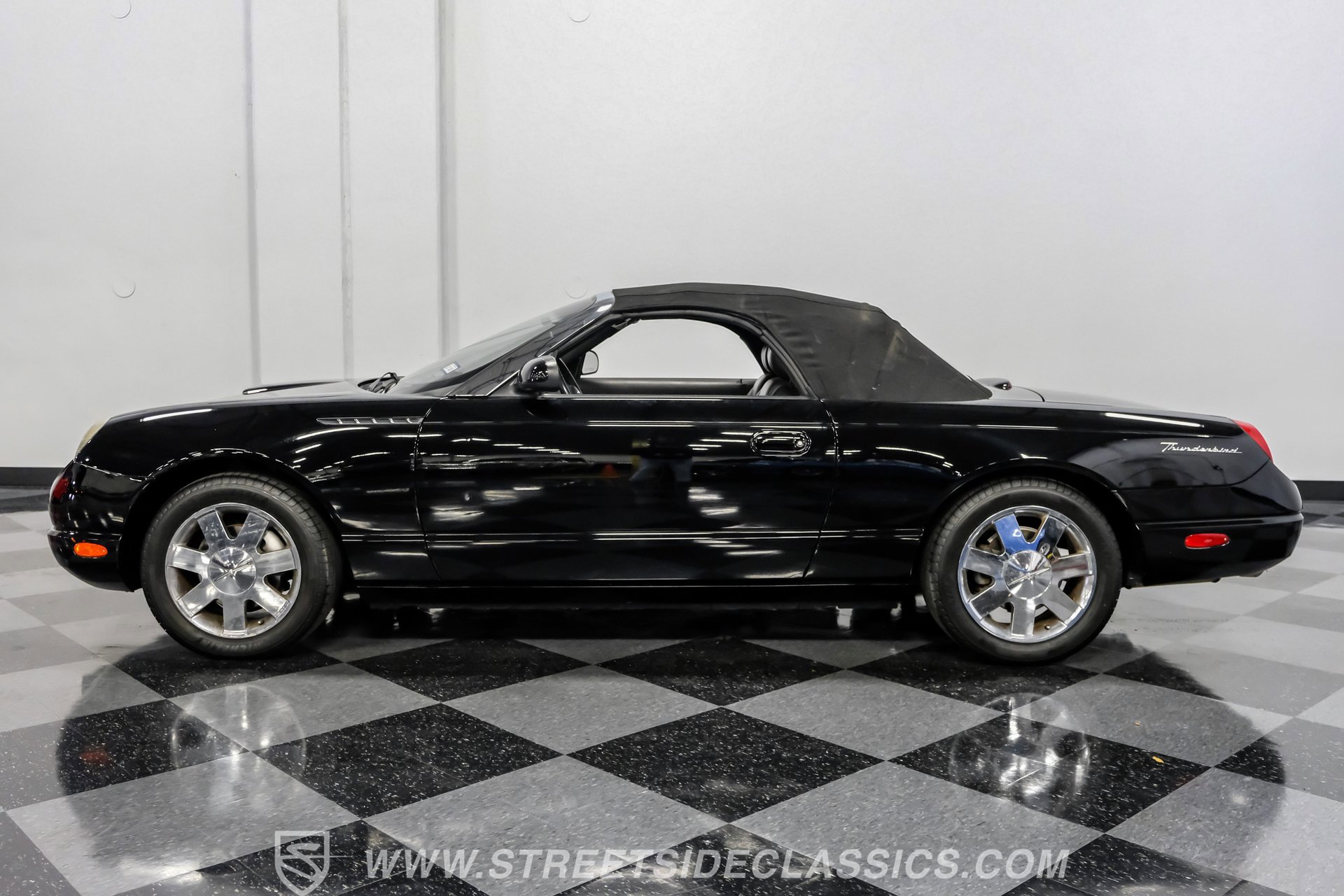 Used 2002 Ford Thunderbird image 20