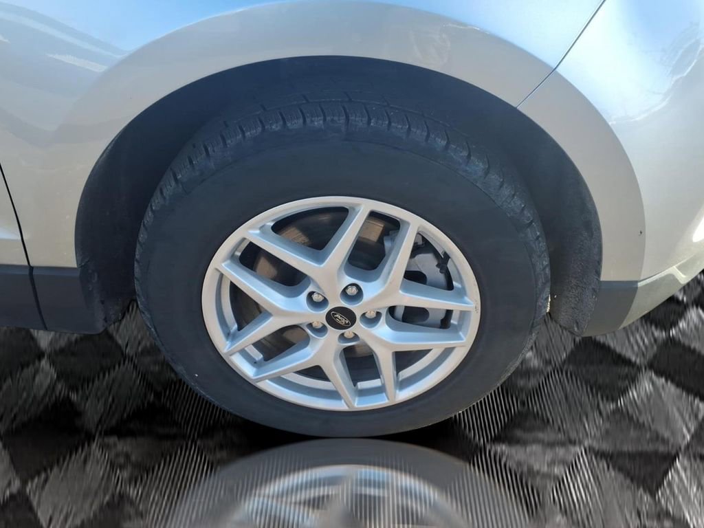 Used 2024 Ford Edge SEL image 7