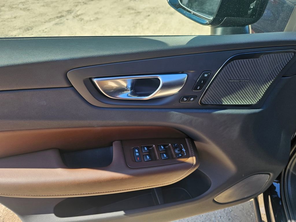 Certified 2024 Volvo XC60 B5 Plus image 20
