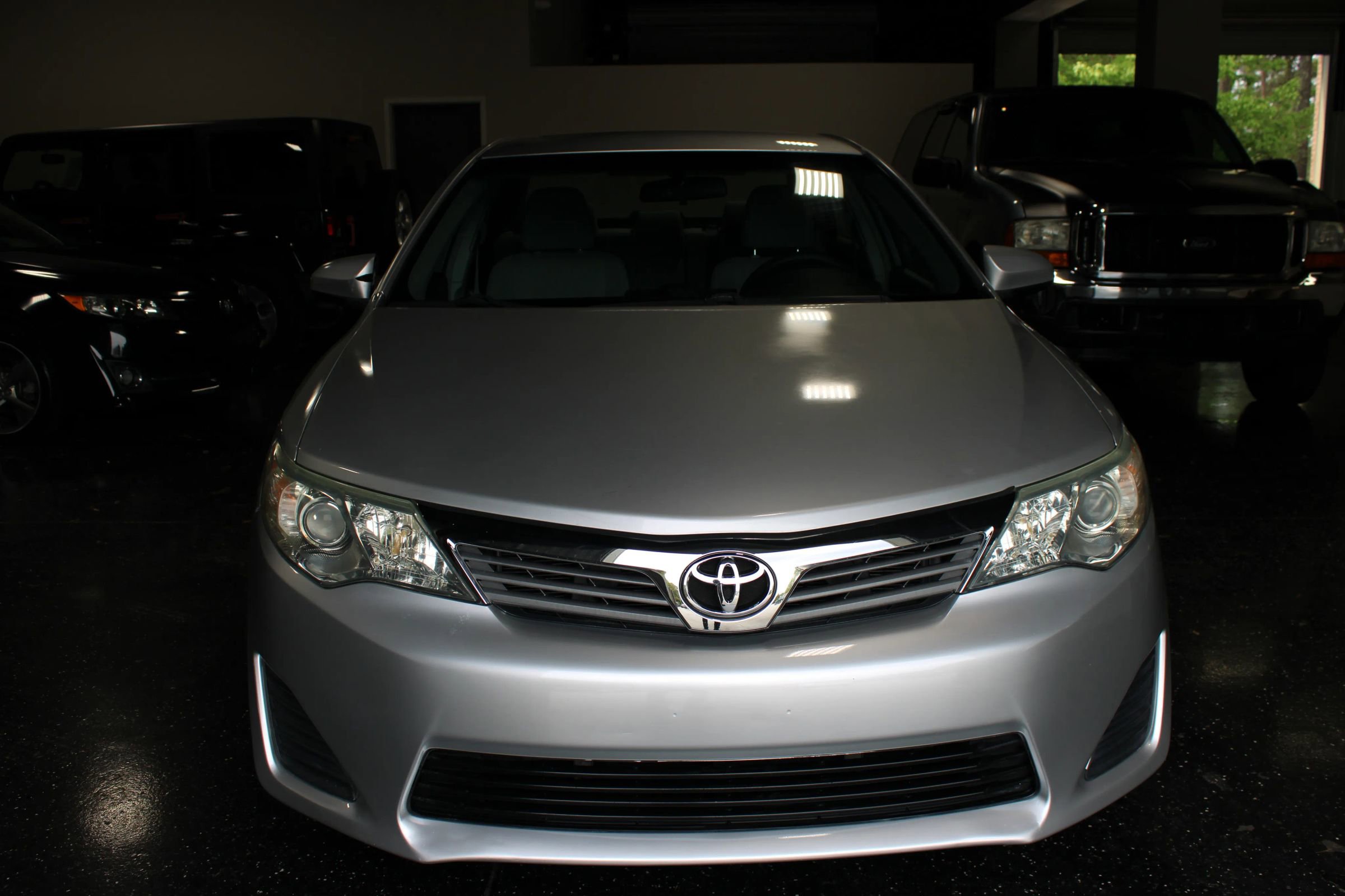 Used 2012 Toyota Camry L FWD image 8
