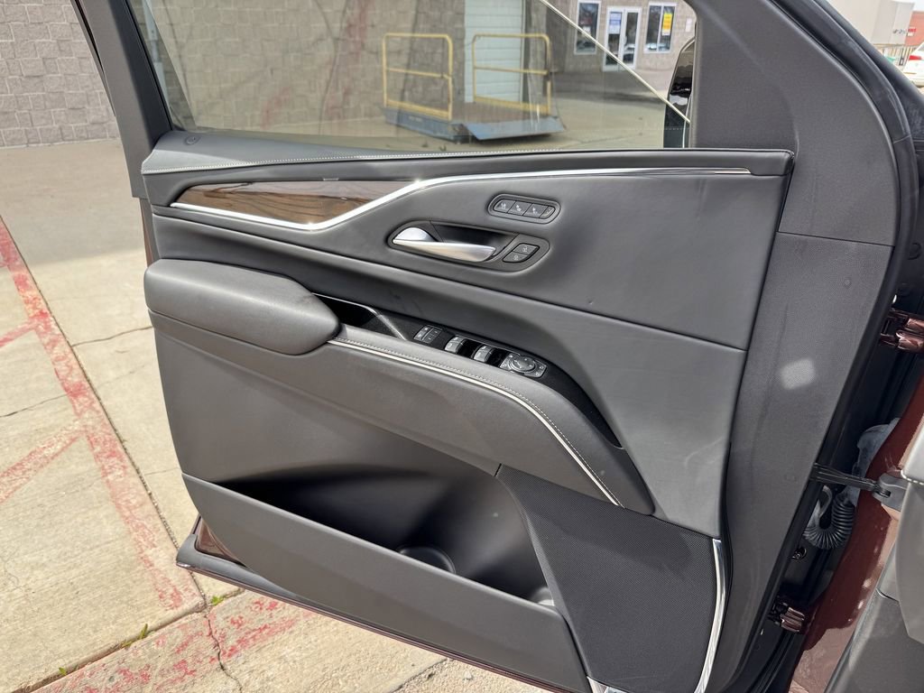 Used 2023 Cadillac Escalade Sport Platinum image 13