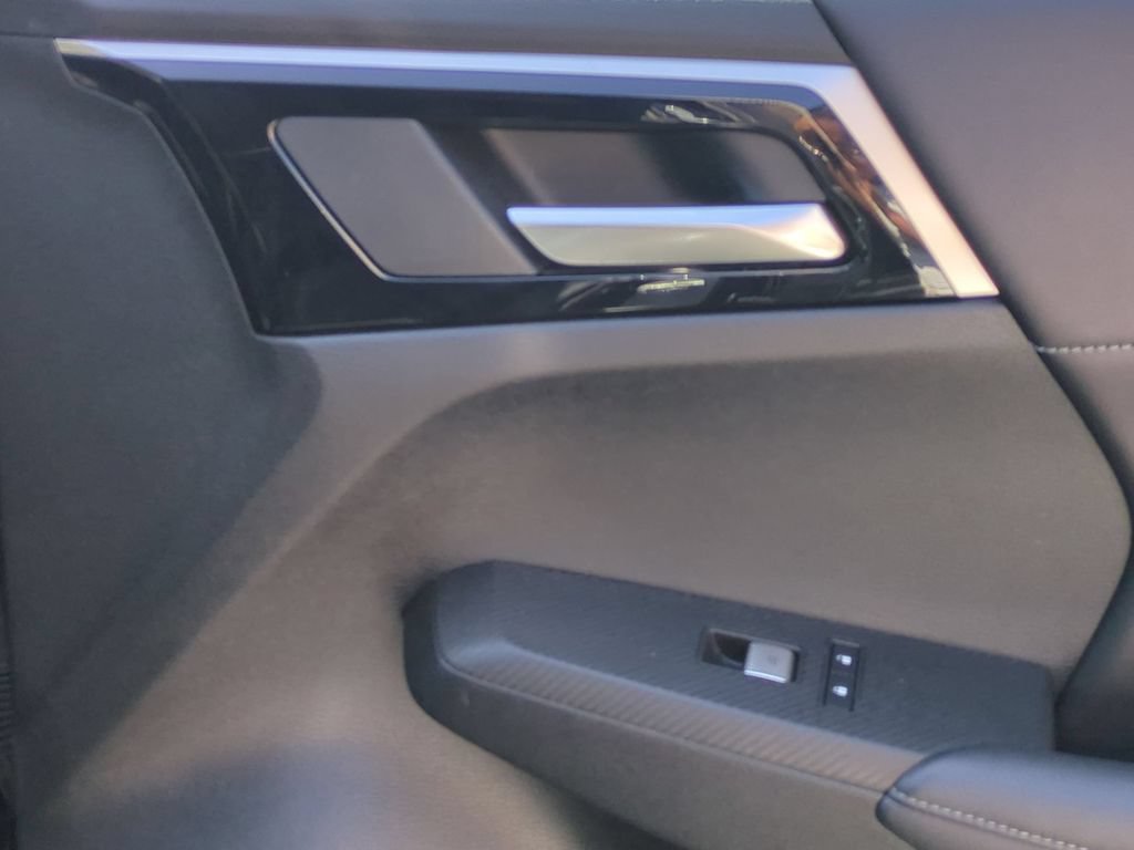 Used 2025 Mitsubishi Outlander SE AWD/4WD image 35