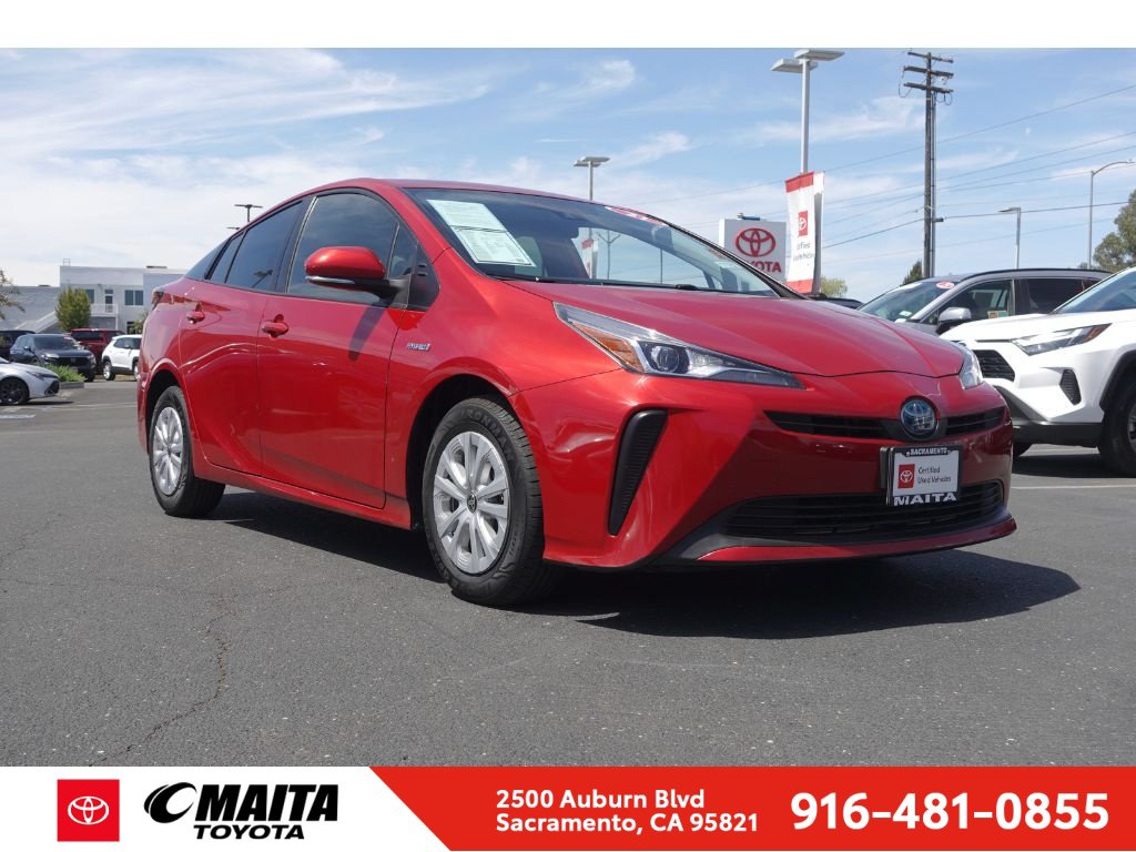 Certified 2021 Toyota Prius L Eco FWD image 1