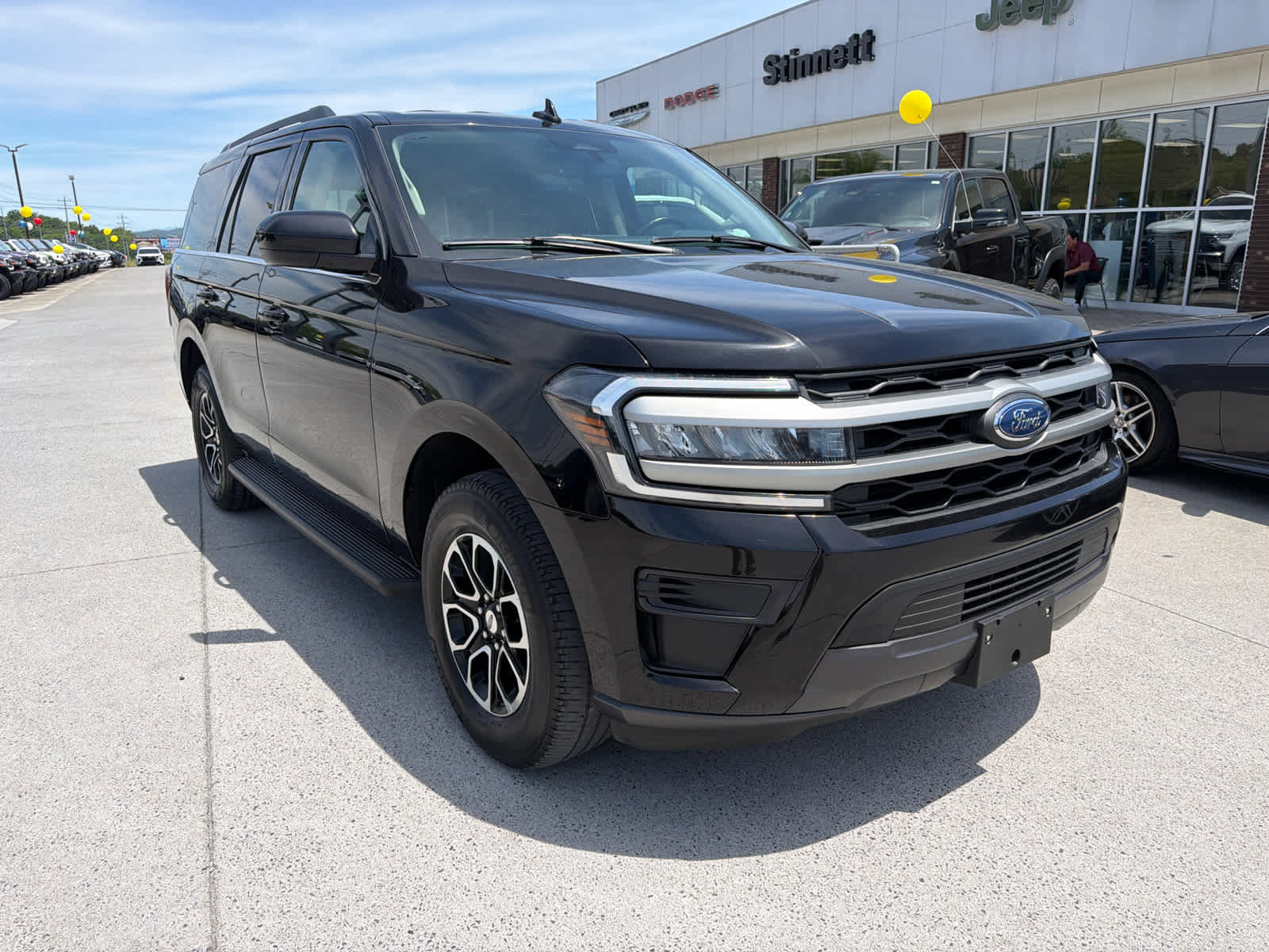 Used 2024 Ford Expedition XLT AWD/4WD image 4