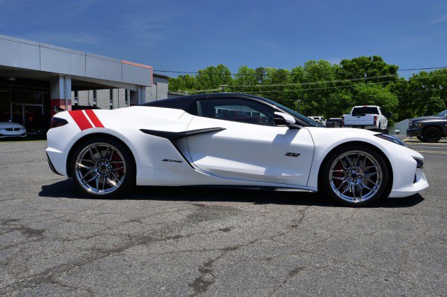 Used 2023 Chevrolet Corvette Z06 RWD image 12