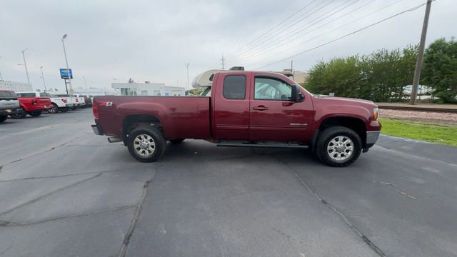 Used 2013 GMC Sierra 2500 SLT w/ Suspension Package, Off-Road AWD/4WD image 9