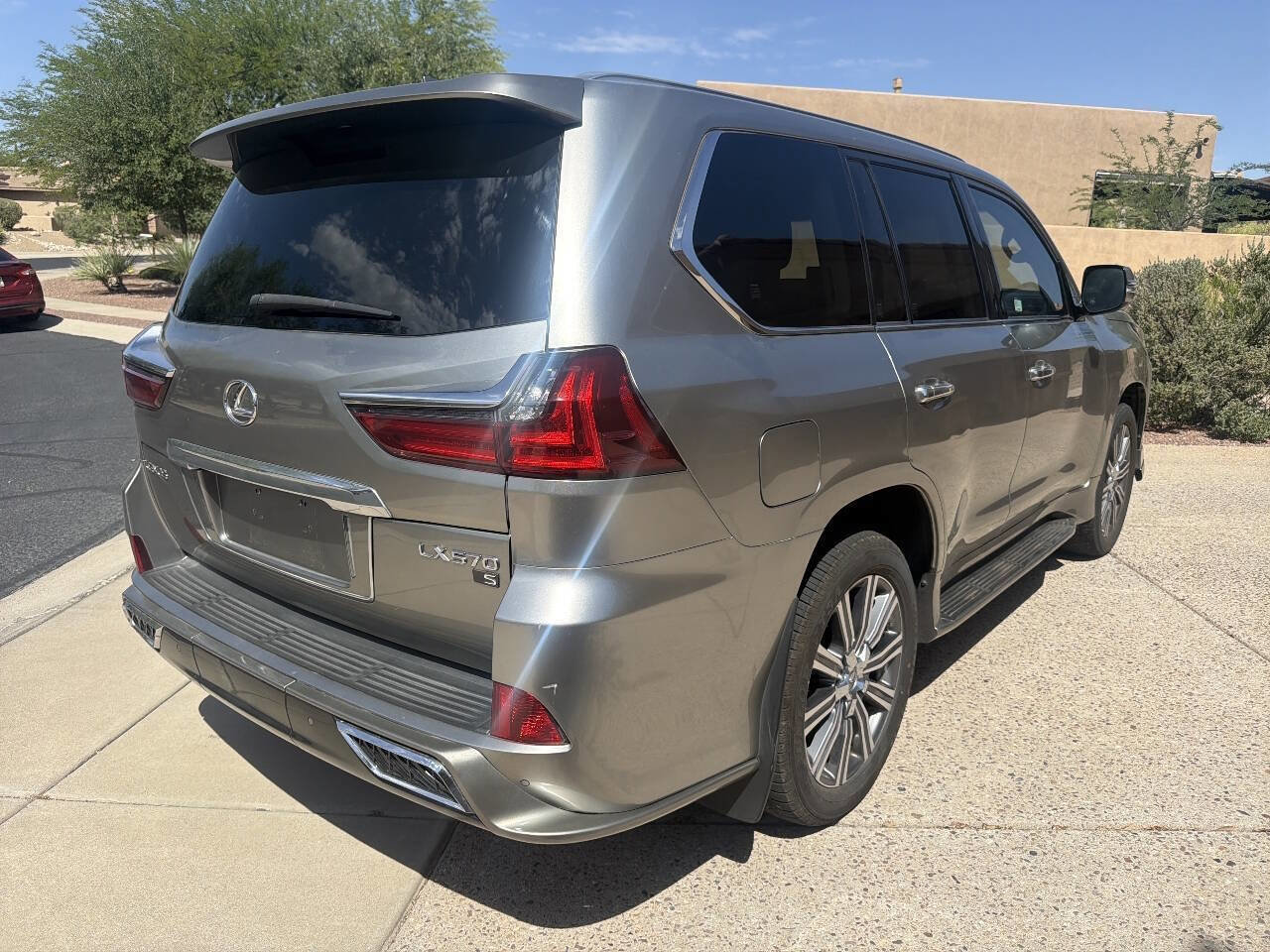 Used 2016 Lexus LX 570 4WD w/ Luxury Package image 6