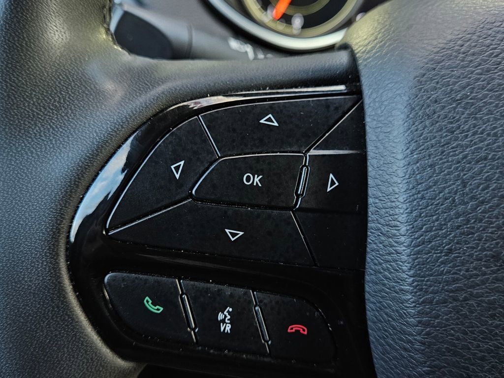 Used 2023 Jeep Cherokee Altitude Lux image 23