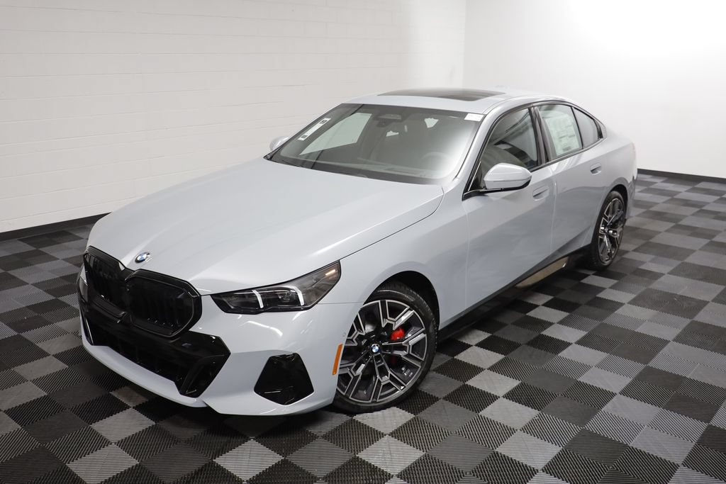 New 2026 BMW 530i xDrive w/ M Sport Package AWD/4WD image 2