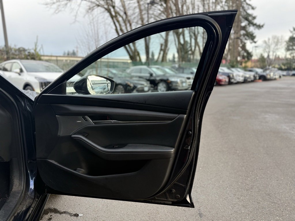 Used 2020 MAZDA MAZDA3 Premium image 17