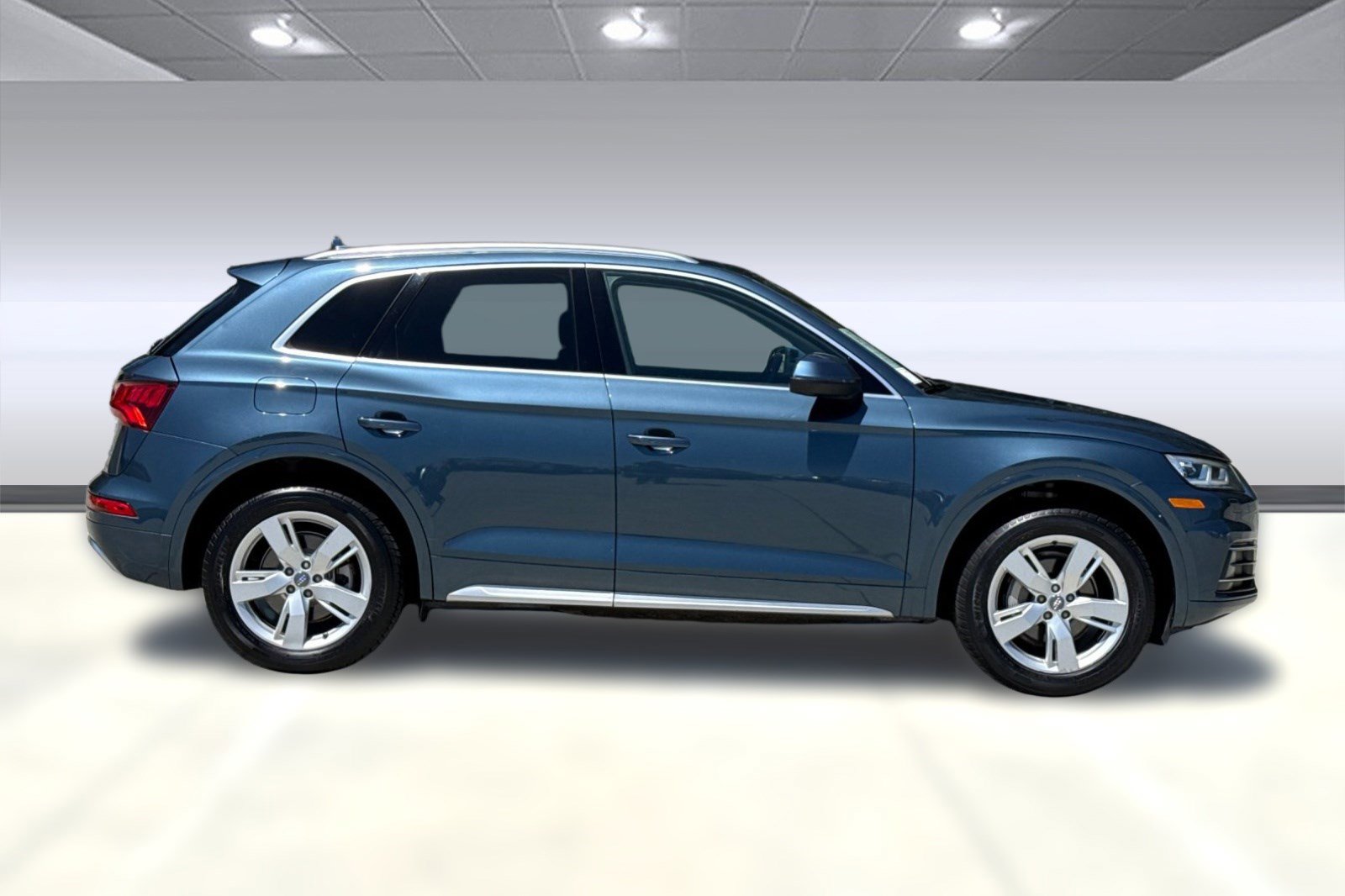 Used 2018 Audi Q5 2.0T Premium Plus w/ Premium Plus Package AWD/4WD image 8