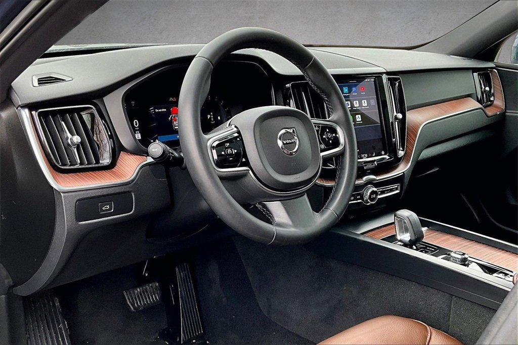Used 2023 Volvo XC60 B5 Plus w/ Climate Package image 16