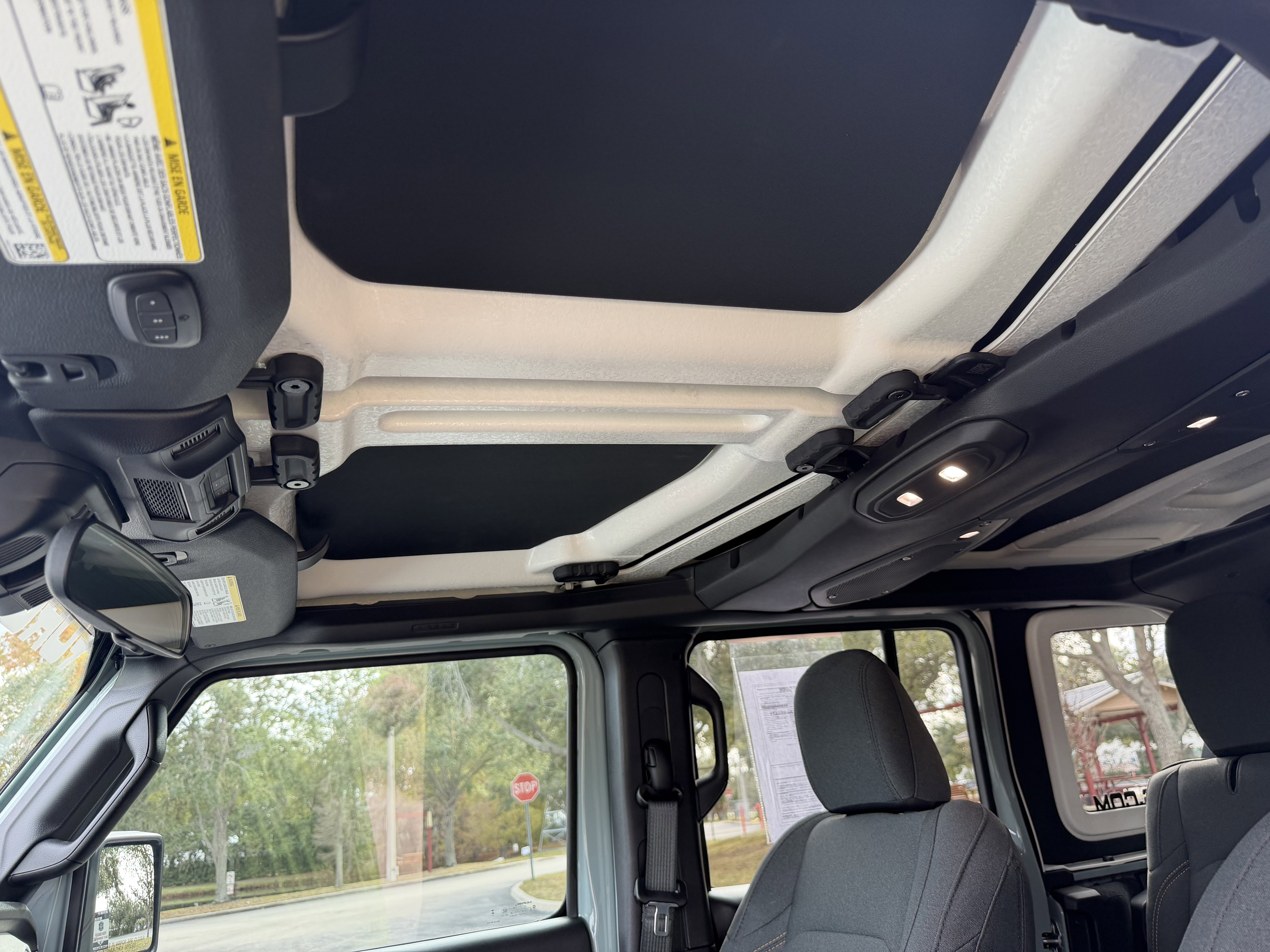 Used 2024 Jeep Wrangler Sport S image 28