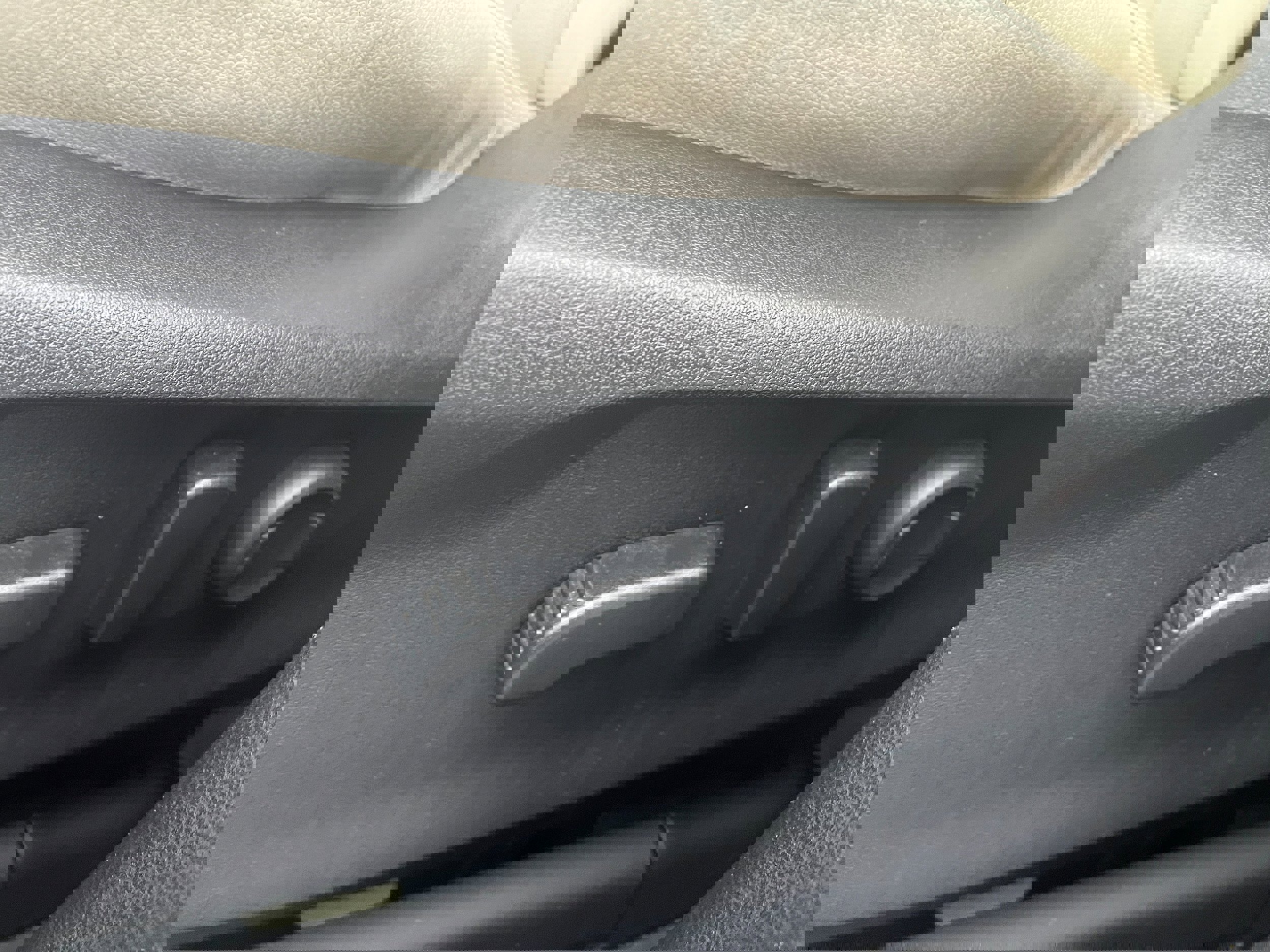 Used 2020 Subaru Ascent Limited image 9