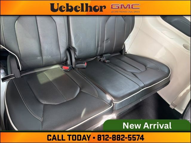 Used 2024 Chrysler Pacifica Limited image 8