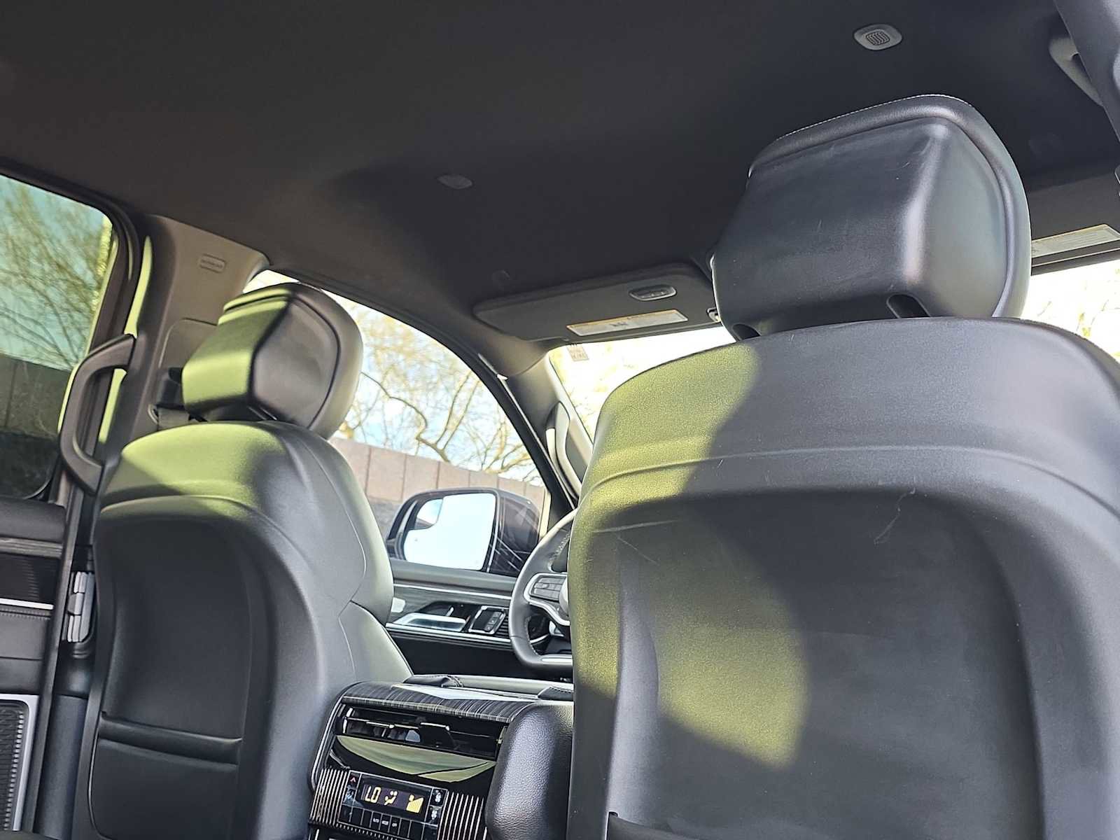 Used 2022 Jeep Wagoneer Series II image 16