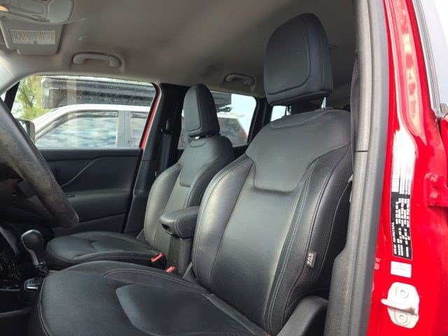 Used 2023 Jeep Renegade Limited AWD/4WD image 12