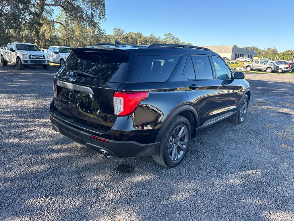 Used 2023 Ford Explorer XLT w/ Equipment Group 202A RWD image 6