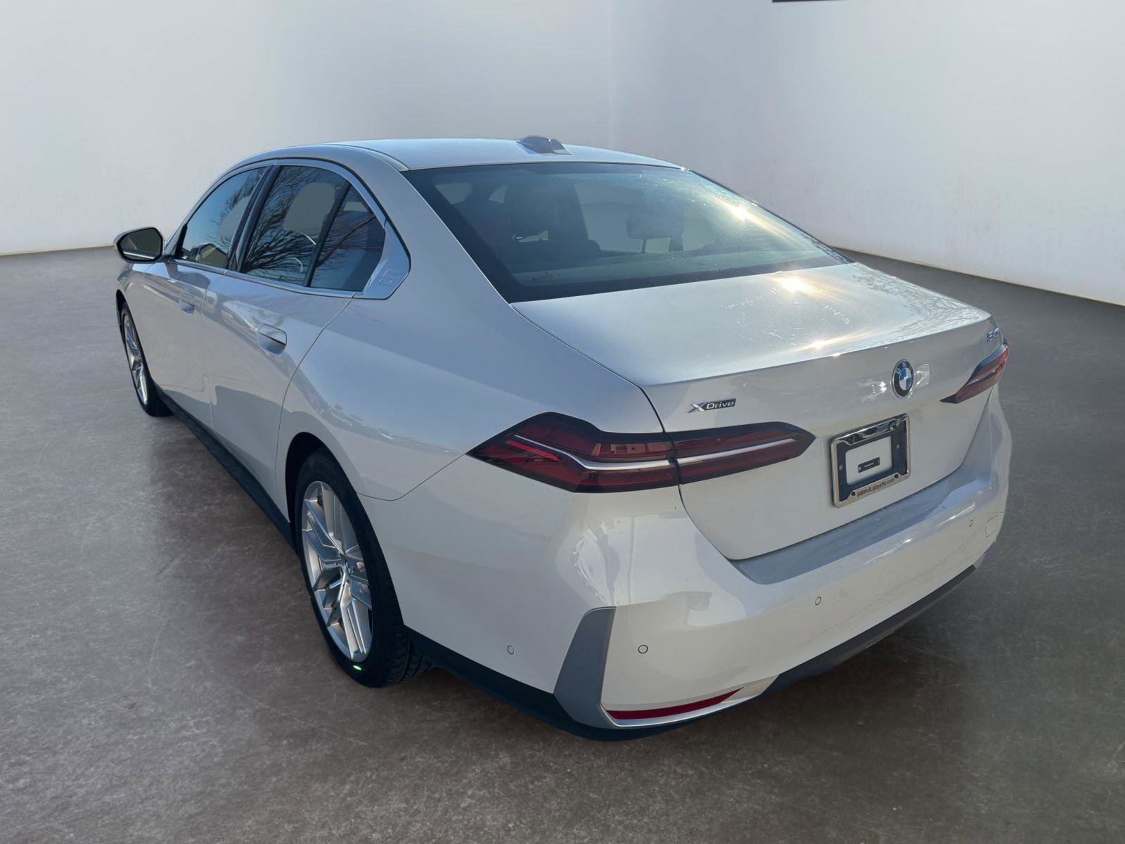 Certified 2025 BMW 540i xDrive w/ Premium Package image 17