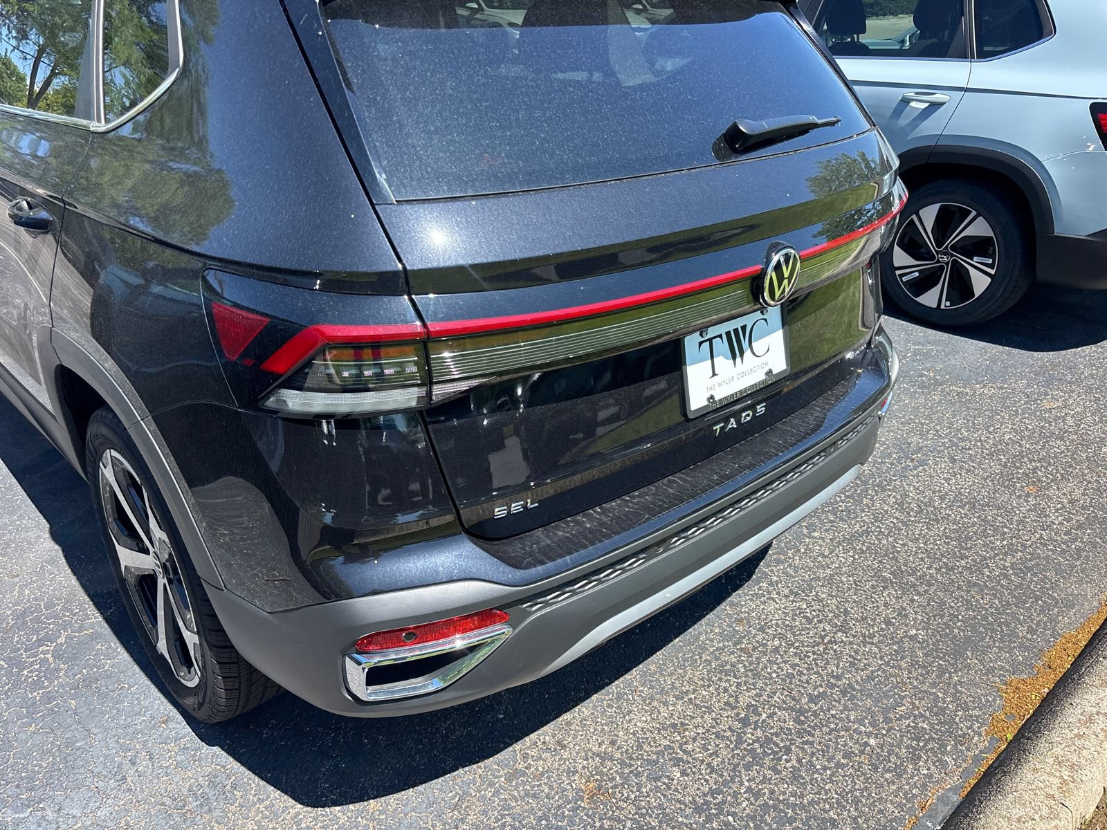 New 2026 Volkswagen Taos SEL AWD/4WD image 8