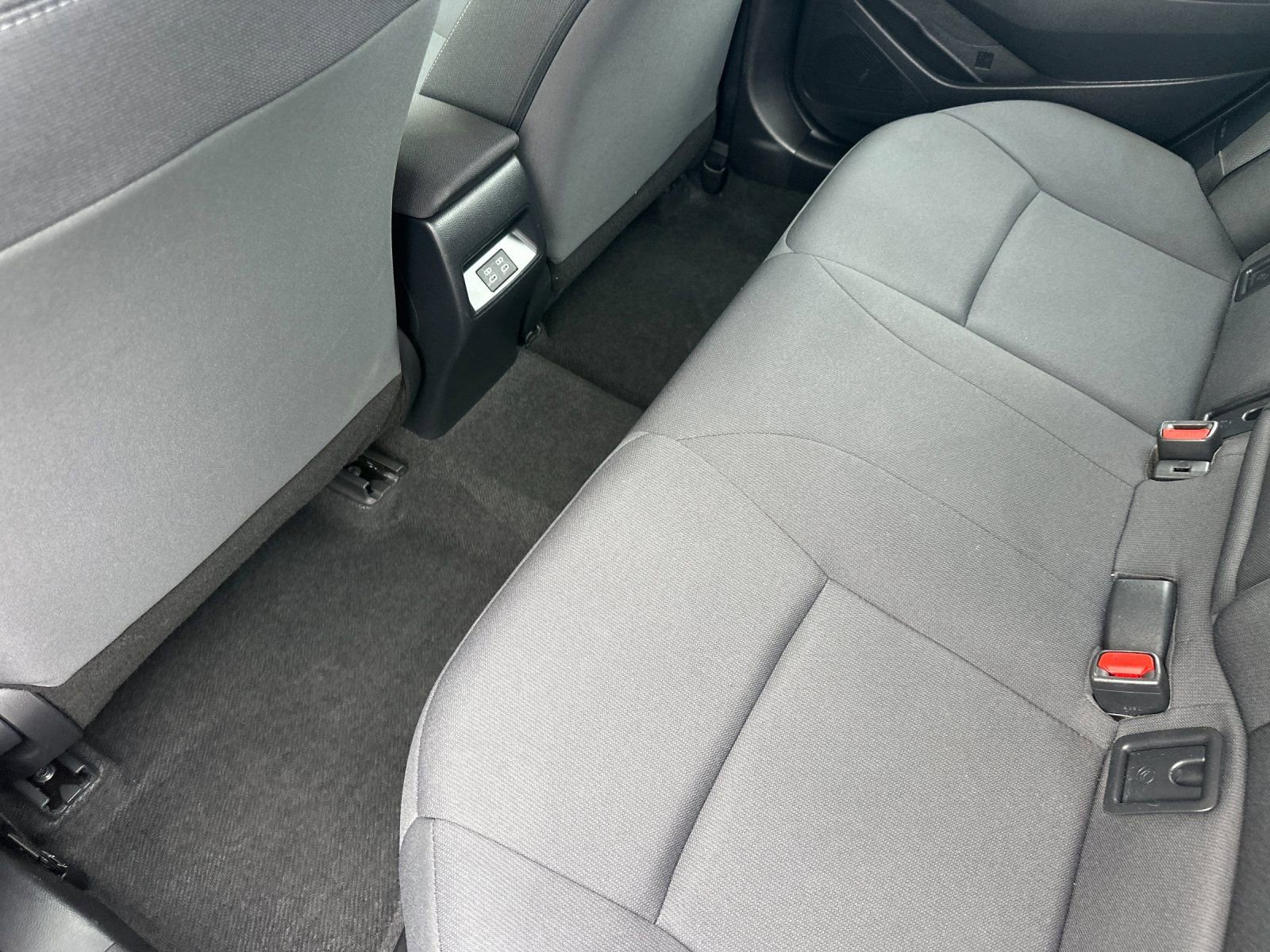 Used 2023 Toyota Corolla LE image 12