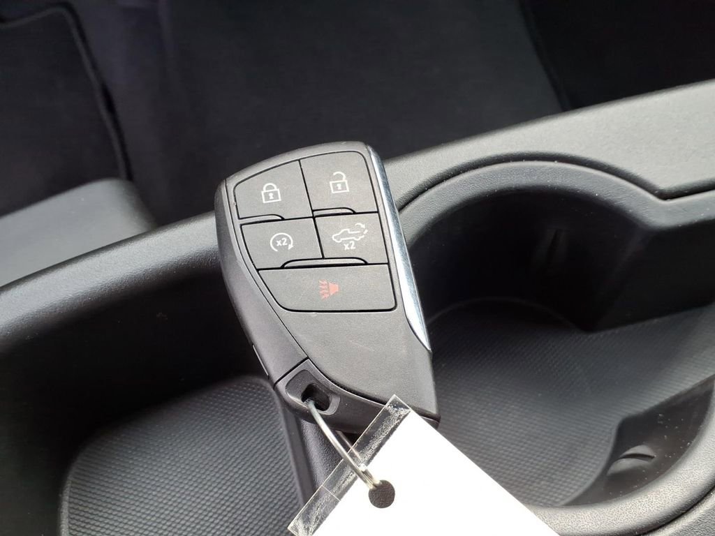 Certified 2025 GMC Sierra 1500 SLT image 32