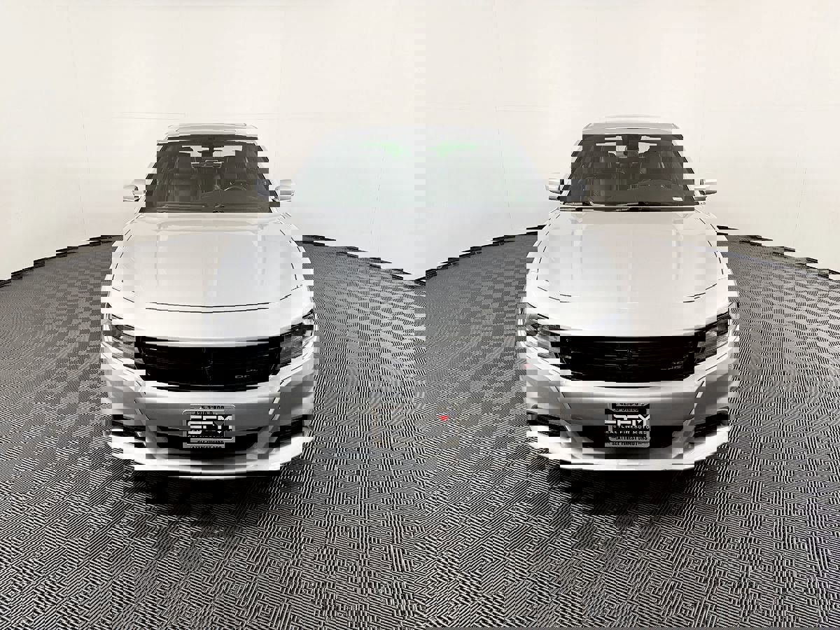 Used 2019 Dodge Charger SXT w/ Leather Interior Group RWD image 3