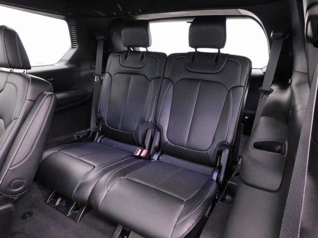 Used 2024 Jeep Grand Cherokee L Limited w/ Luxury Tech Group II image 27