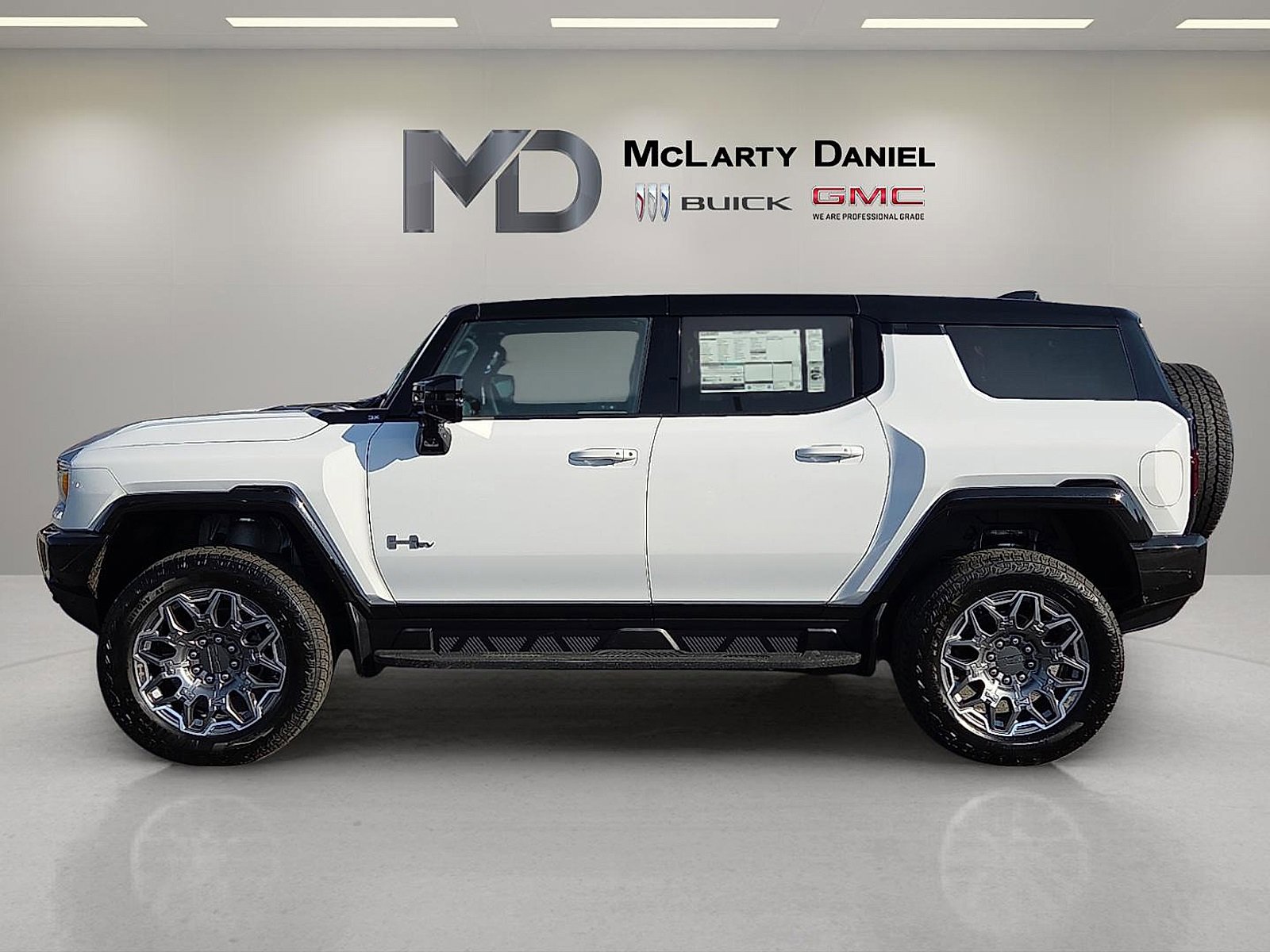 New 2026 GMC Hummer EV SUV image 3
