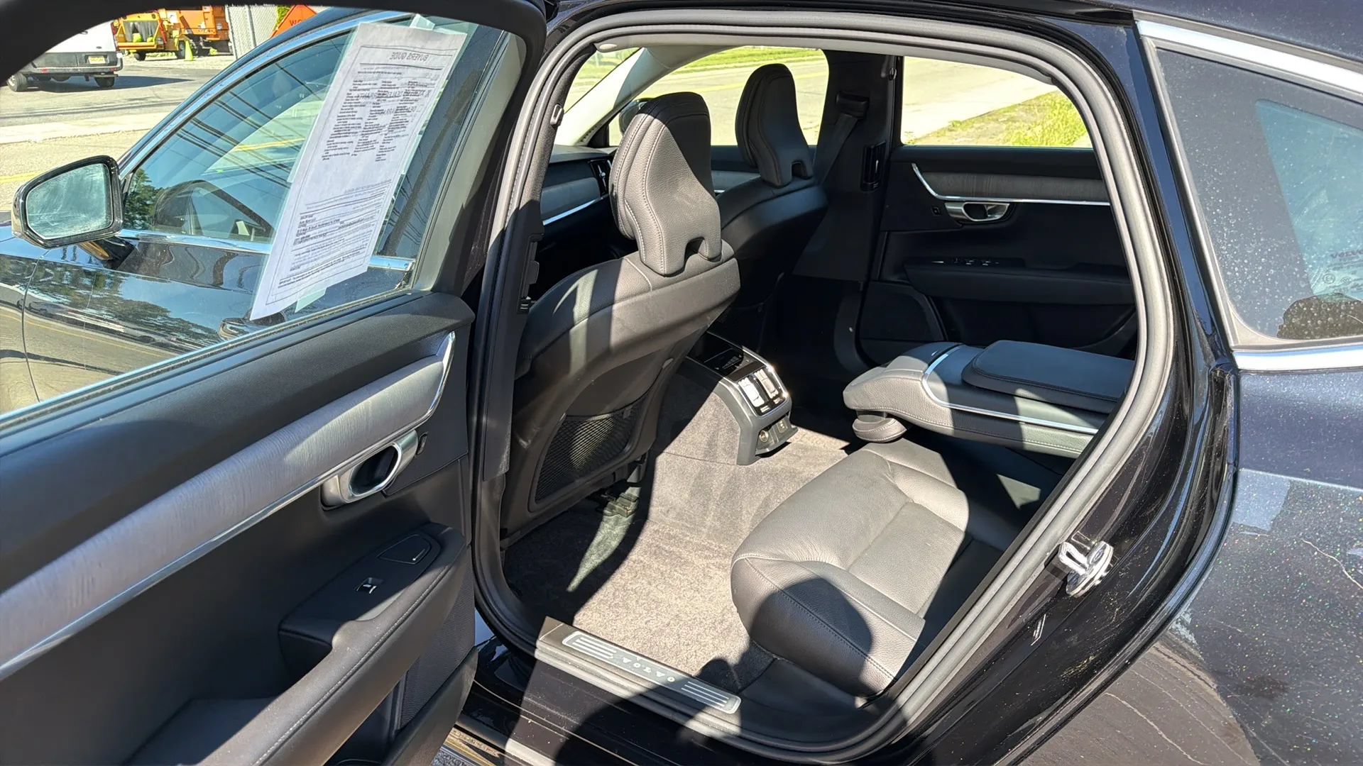 Used 2024 Volvo S90 B6 Plus AWD/4WD image 25
