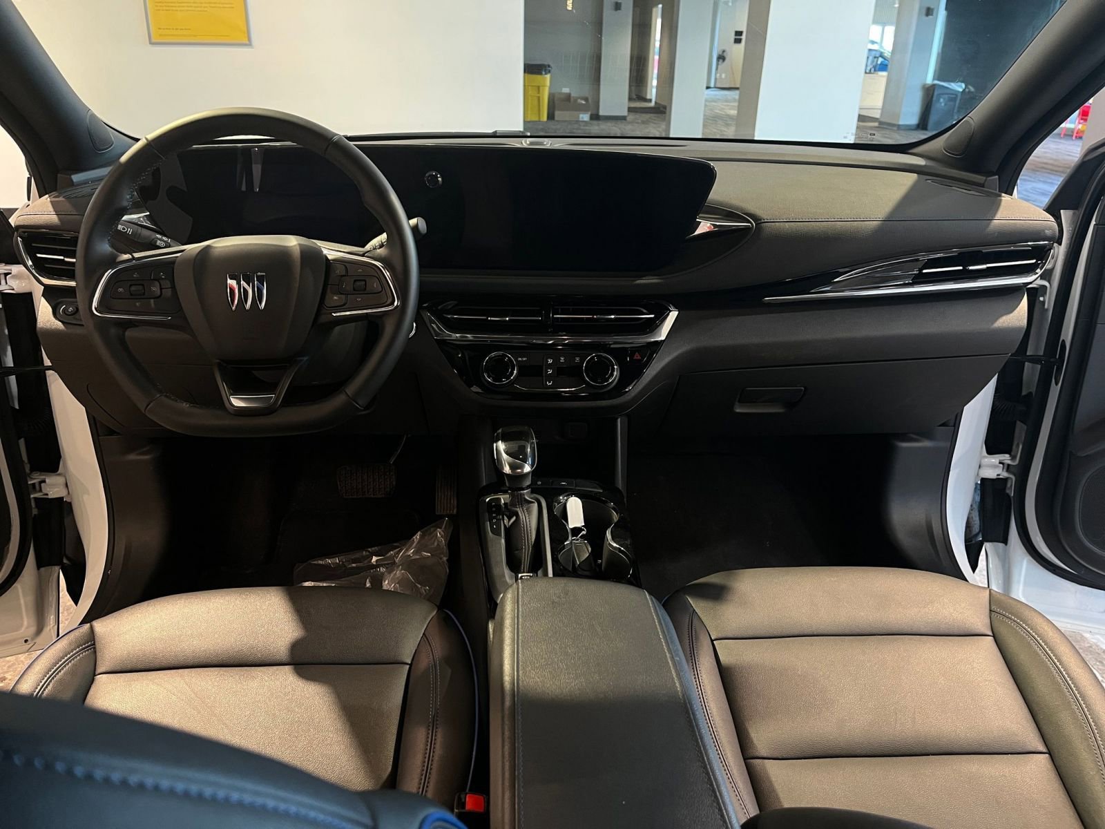 Used 2025 Buick Envista Sport Touring image 32