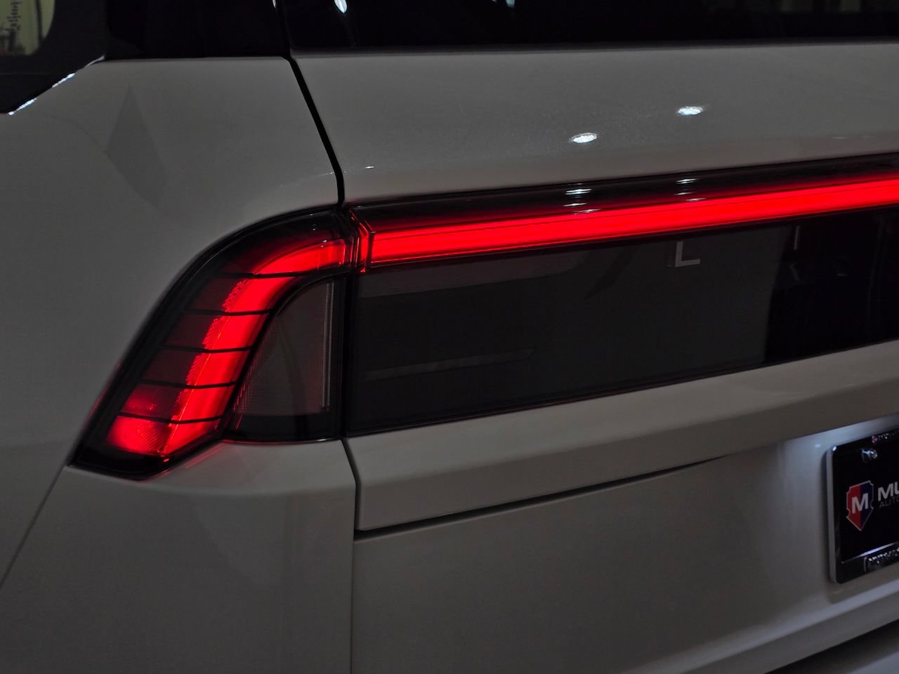 New 2025 Lincoln Navigator Reserve w/ Jet Appearance Package AWD/4WD image 16